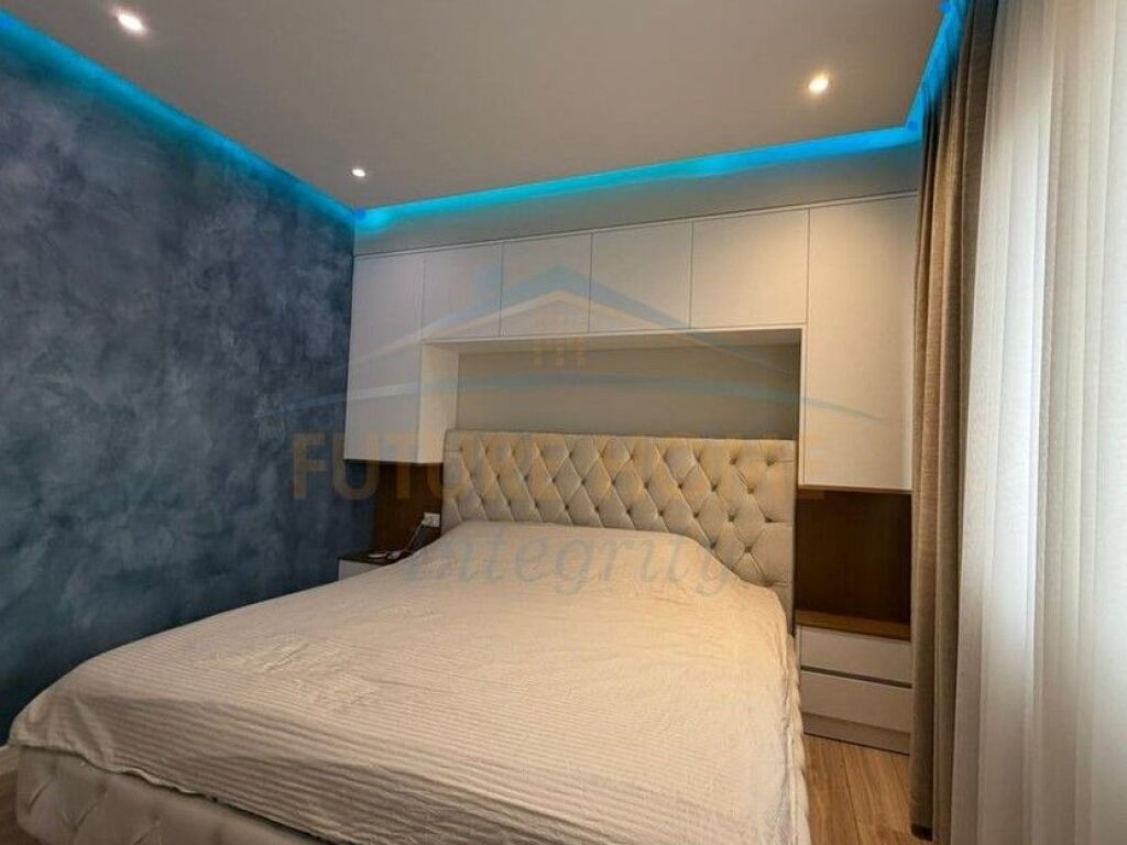 Shitet, Apartament 3+1+2, Liqeni i Thatë, Tiranë.