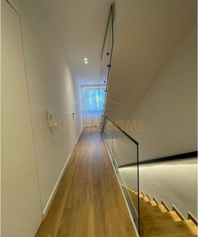 Affitto, Villa su 3 Piani, TEG, Tirana.