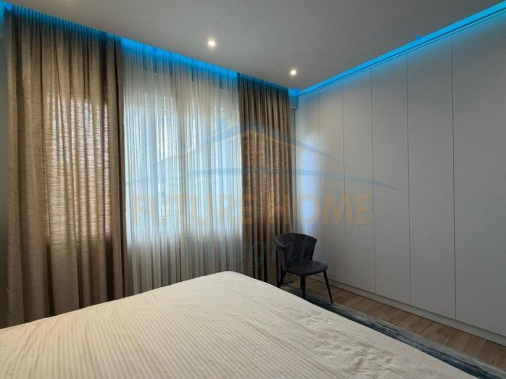 Shitet, Apartament 3+1+2, Liqeni i Thatë, Tiranë.