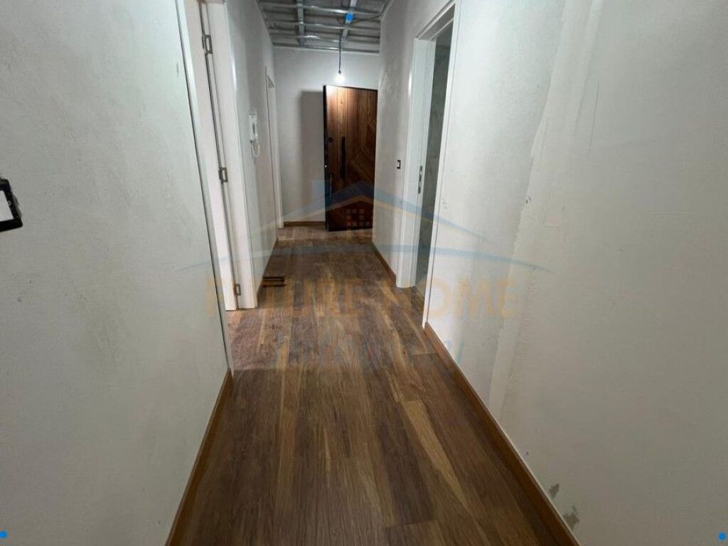For sale, 2+1 Apartment, Porcelan, Tirana.
