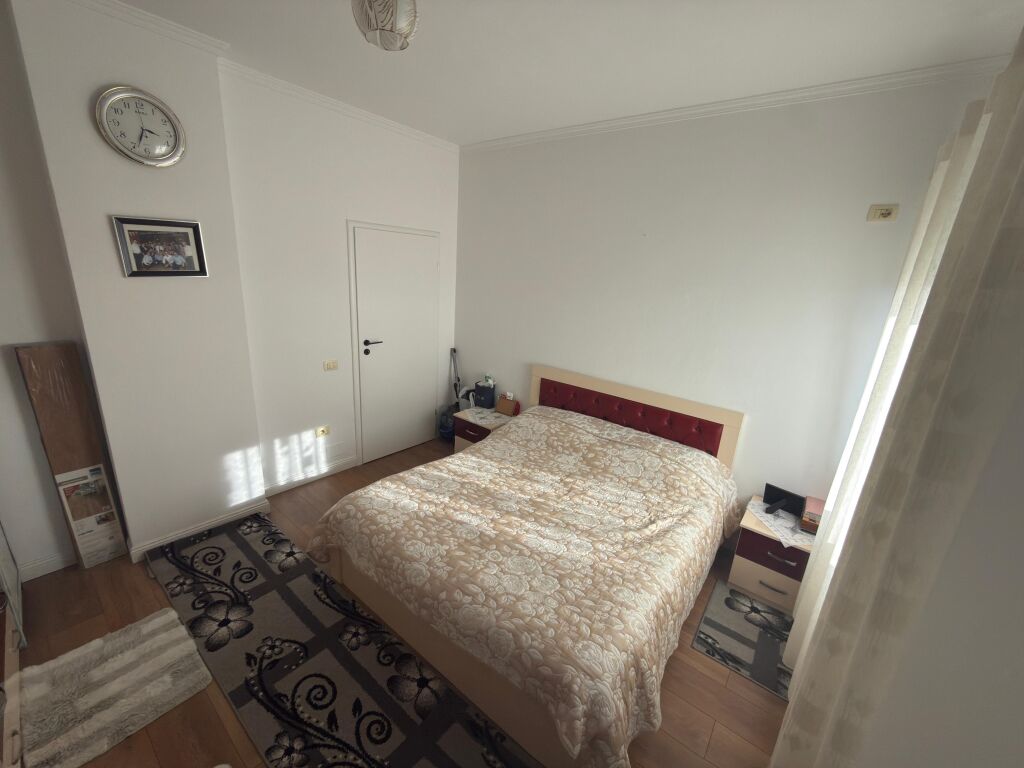 Apartament 2+1, Fresk!