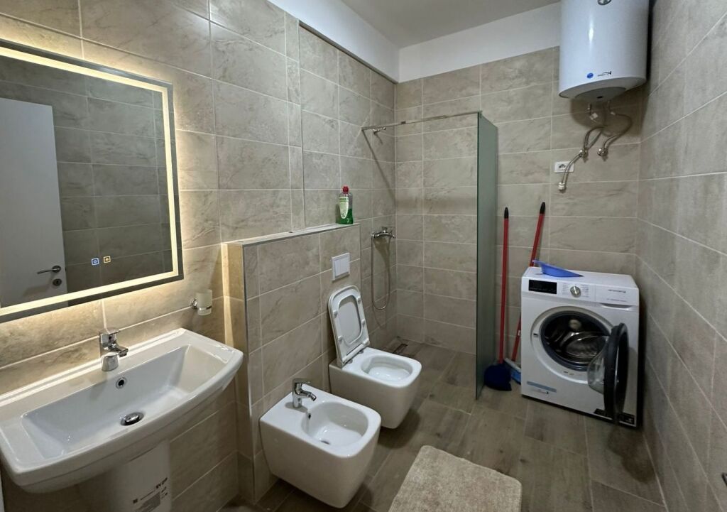 Apartament 2+1 me qera tek Liqeni i Thate