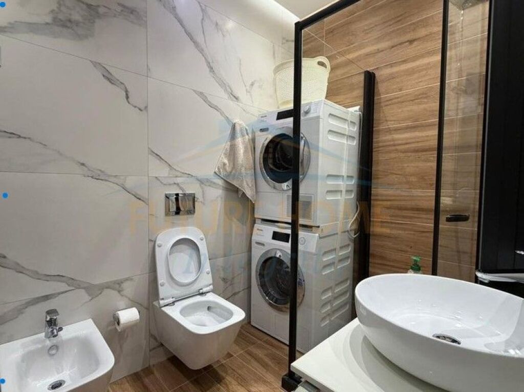 Shitet, Apartament 3+1+2, Liqeni i Thatë, Tiranë.