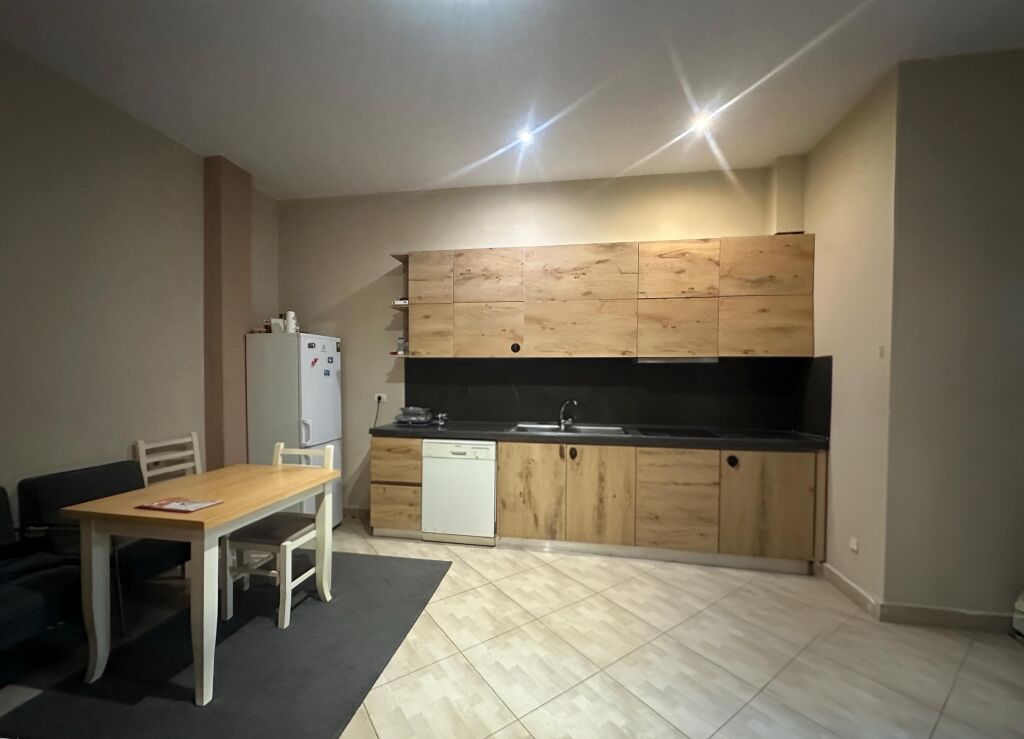 2 Garsoniere per shitje tek Mbikalimi Komunes