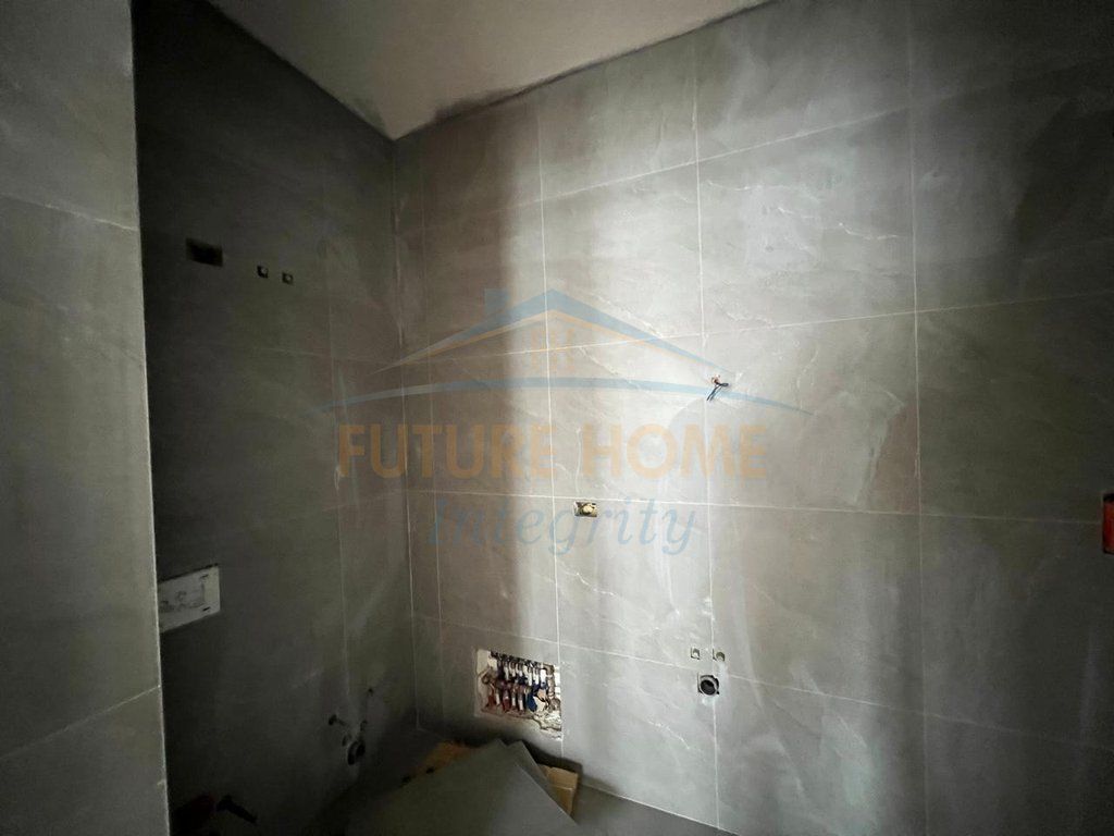 In vendita, Appartamento 2+1+2, Ingresso Tirana, Tirana.