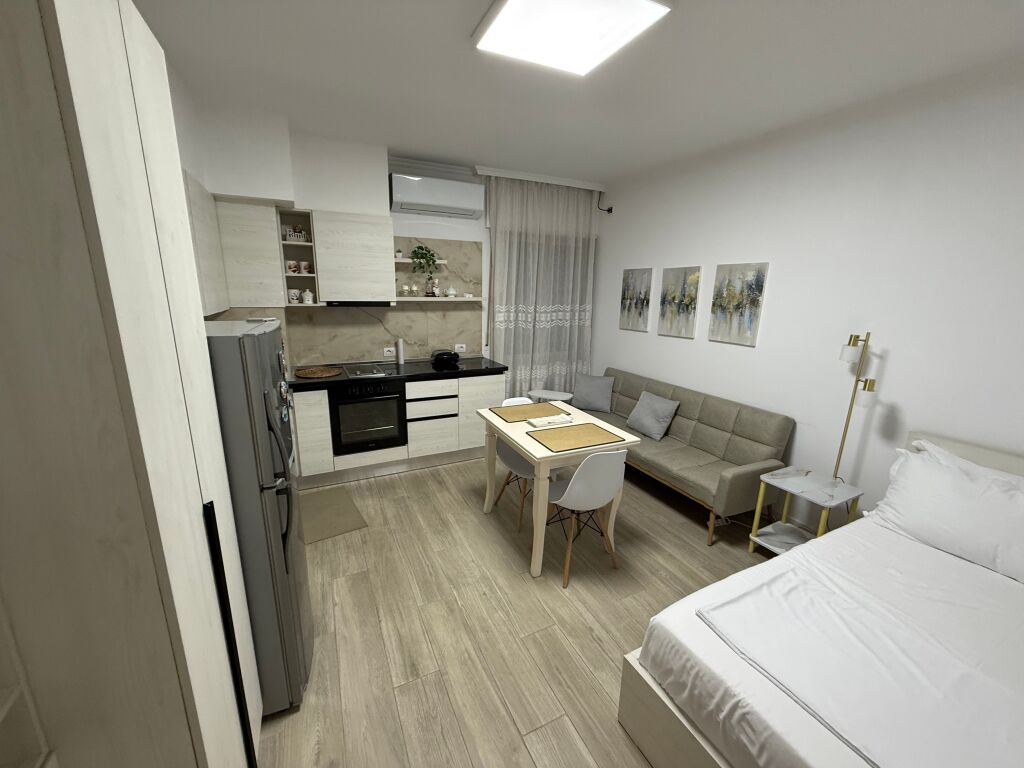 Skenderbej square studio apartment for rent 450 euro