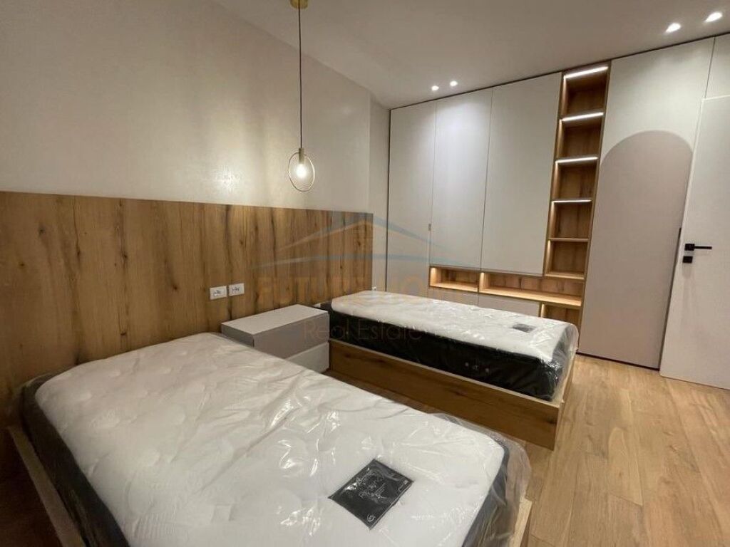 Affitto, Villa su 3 Piani, TEG, Tirana.