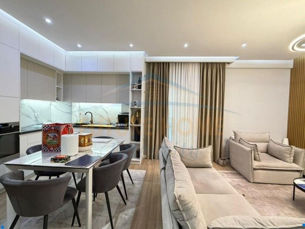 Shitet, Apartament 3+1+2, Liqeni i Thatë, Tiranë.