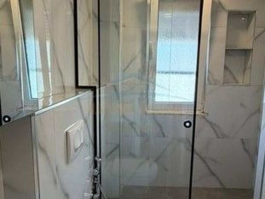 Qira, Apartament 2+1+2, Sheshi Willson, Tiranë.