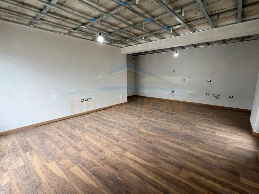 For sale, 2+1 Apartment, Porcelan, Tirana.