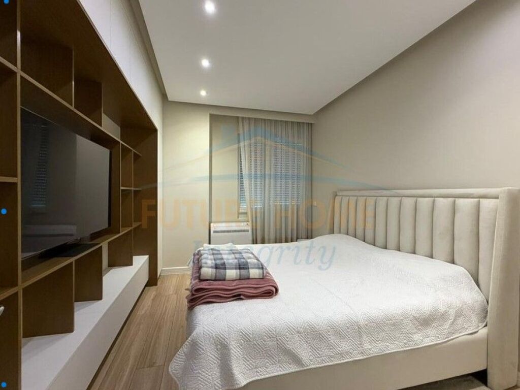 Shitet, Apartament 3+1+2, Liqeni i Thatë, Tiranë.