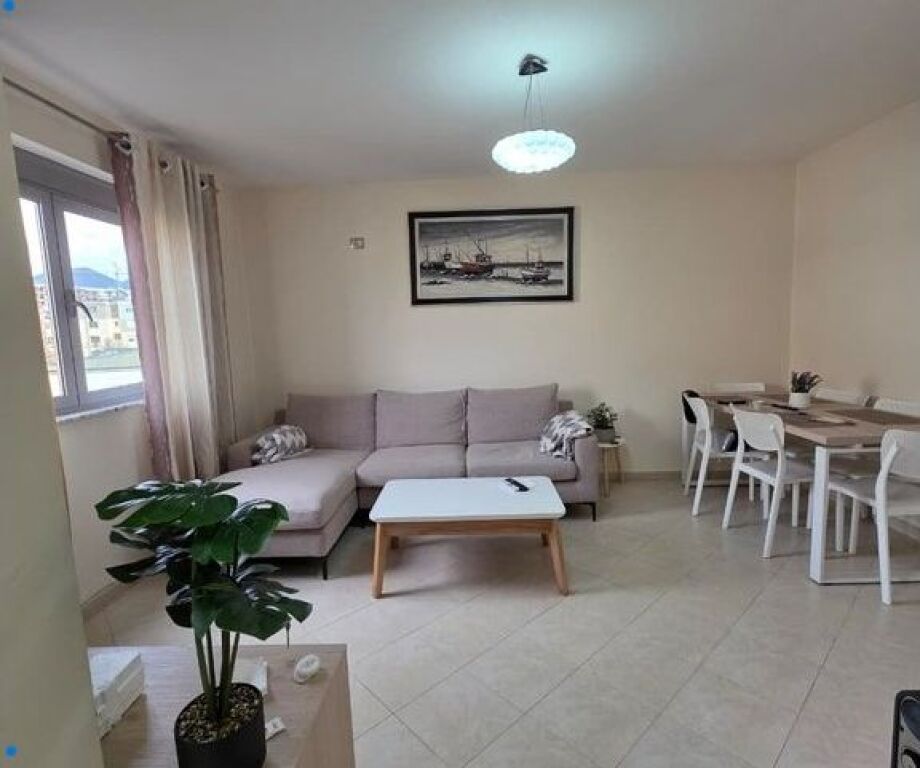 Shitet, Apartament 1+1, Oxhaku , Tiranë