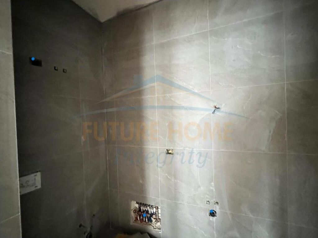 For sale, Apartment 2+1+2, Tirana Entry, Tirana.