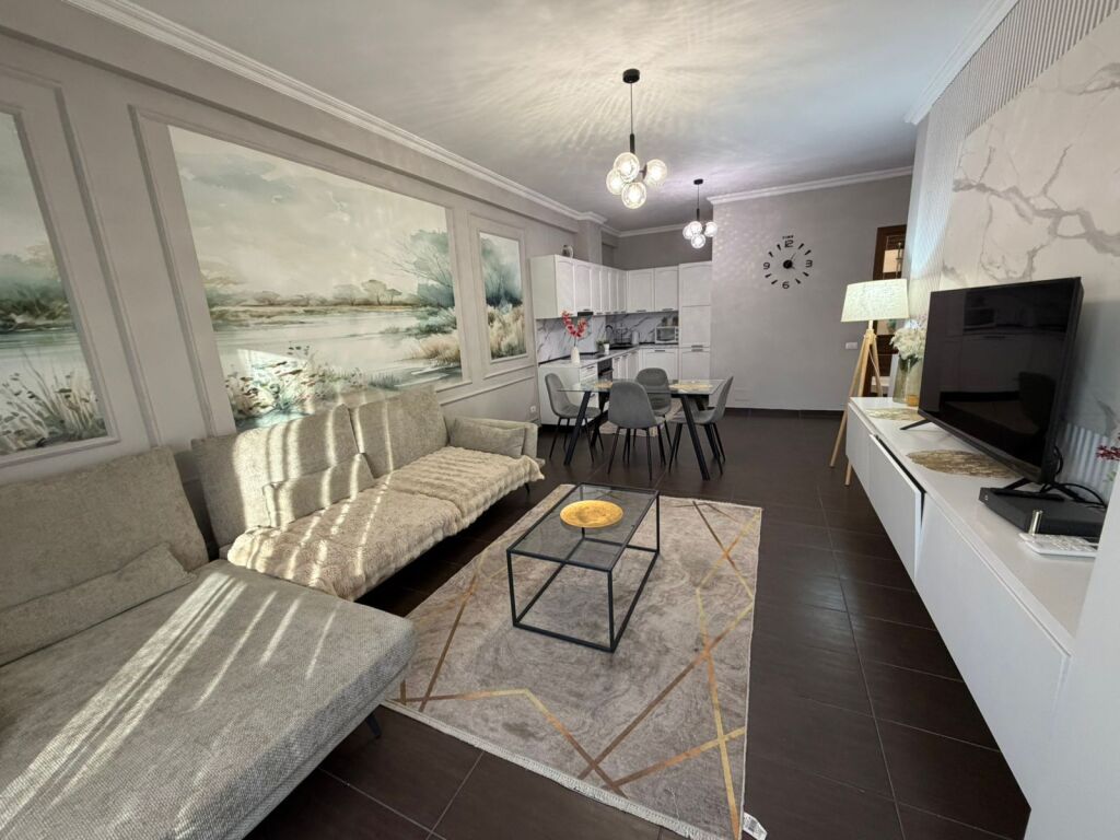 Shitet Apartament Zogu i ZI Prane Ring Center