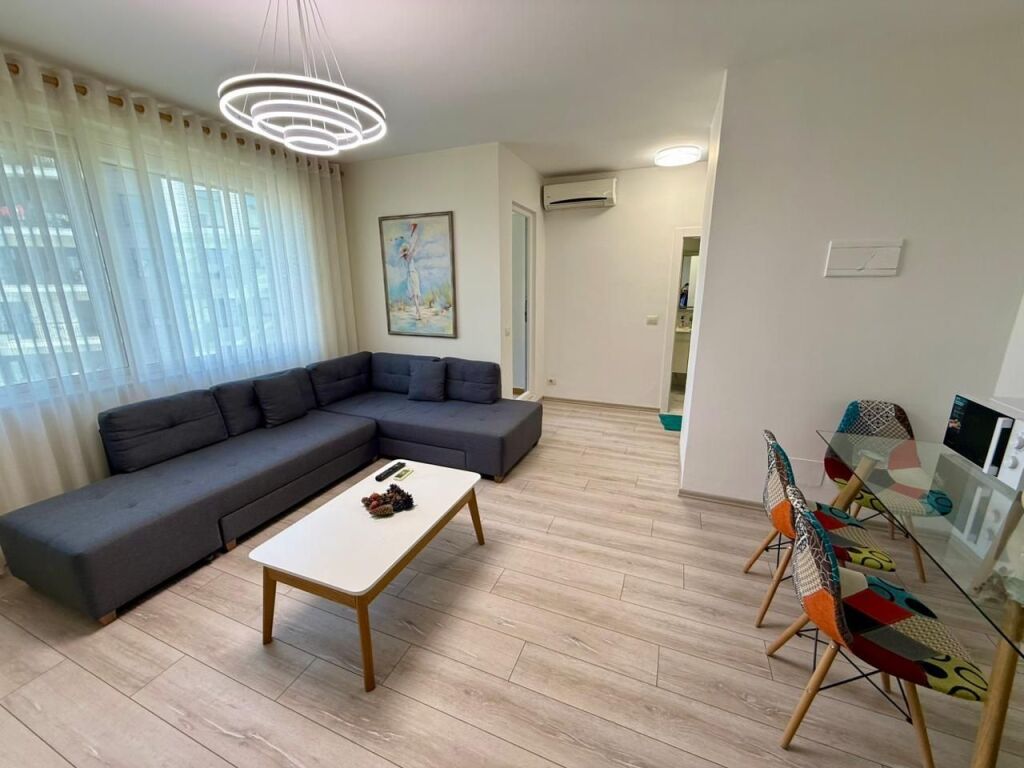 Jepet me qera  apartament  1+1 rruga Kosovareve  (hotel Dinastia)