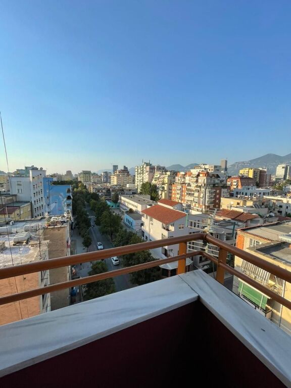 Affittasi 2+1 (Liceo Petro Nini Luarasi)