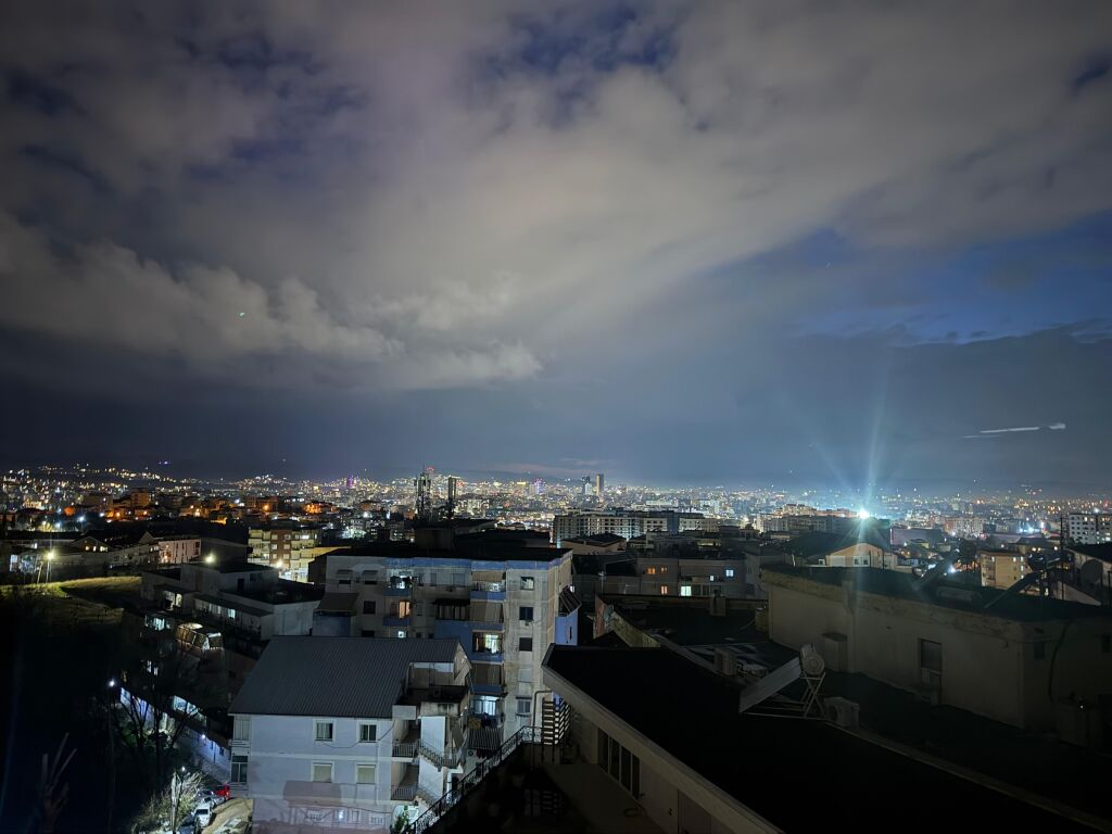 Apartament 2+1, Fresk!