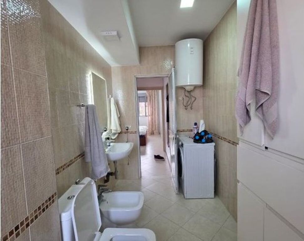 Shitet, Apartament 1+1, Oxhaku , Tiranë