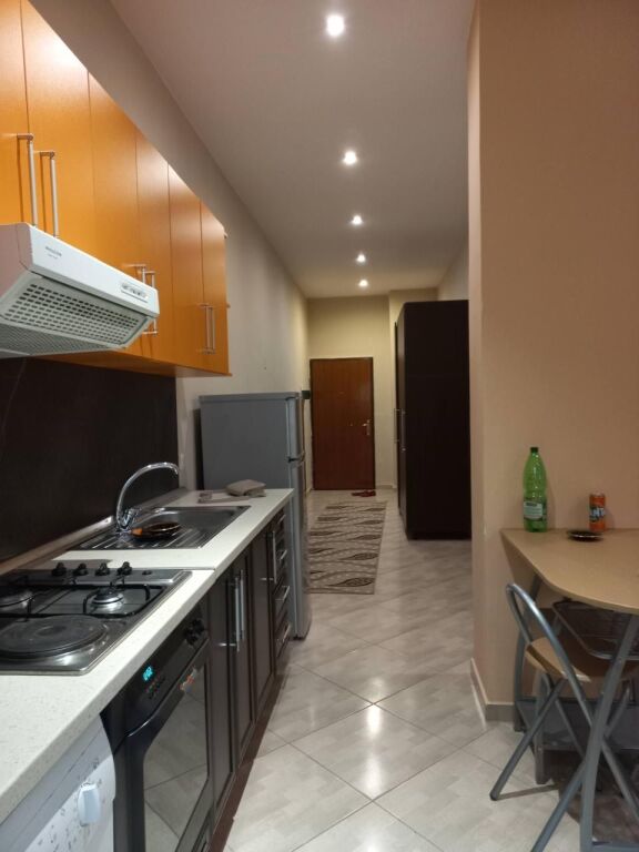 Shitet 2 Garsionere, Mbikalimi i Komunes!