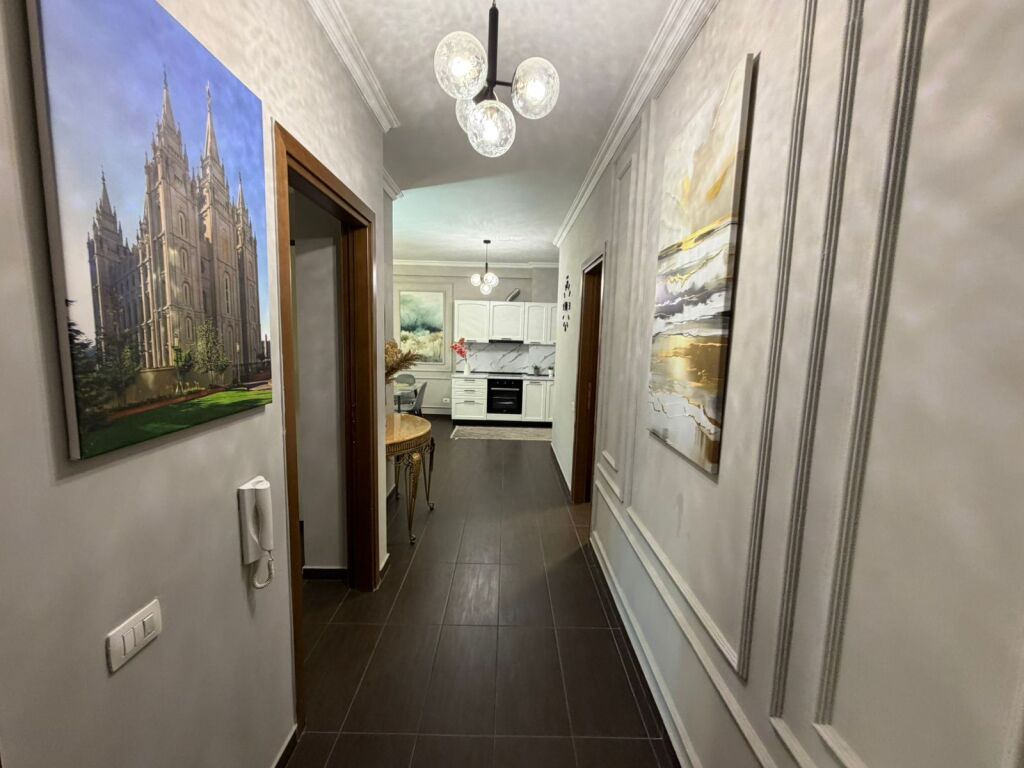 Shitet Apartament Zogu i ZI Prane Ring Center