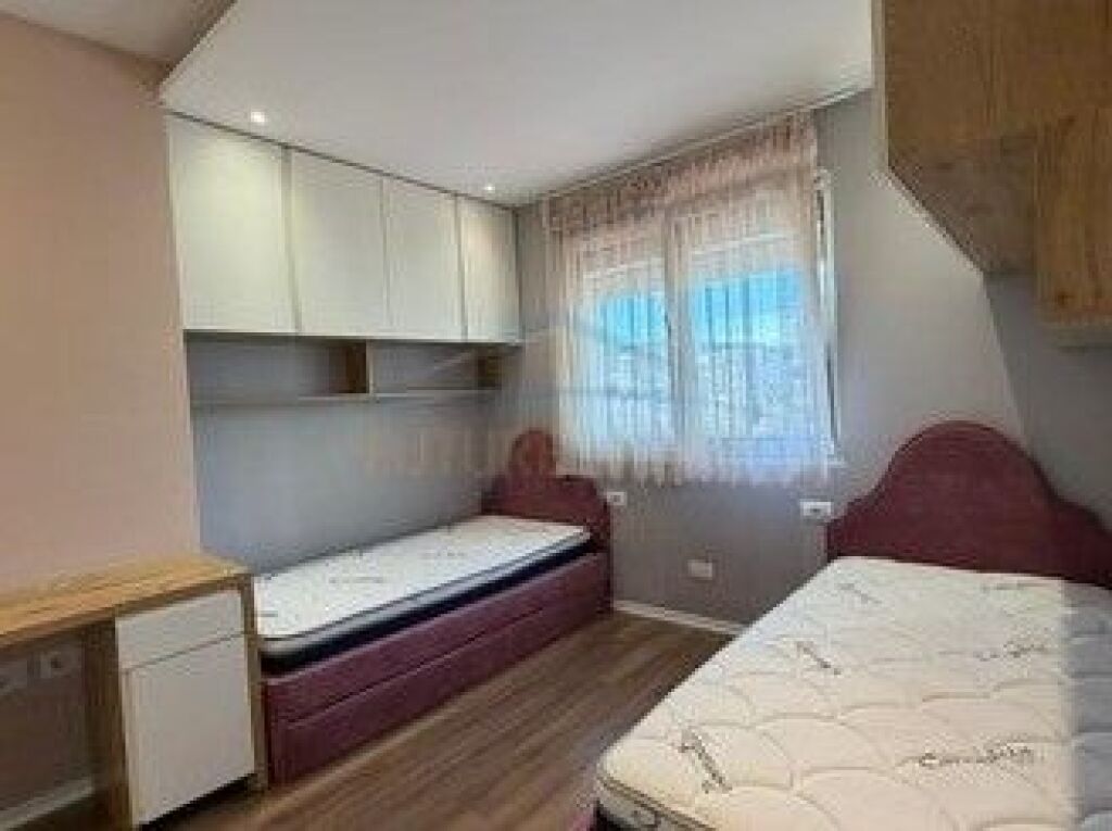 Qira, Apartament 2+1+2, Sheshi Willson, Tiranë.
