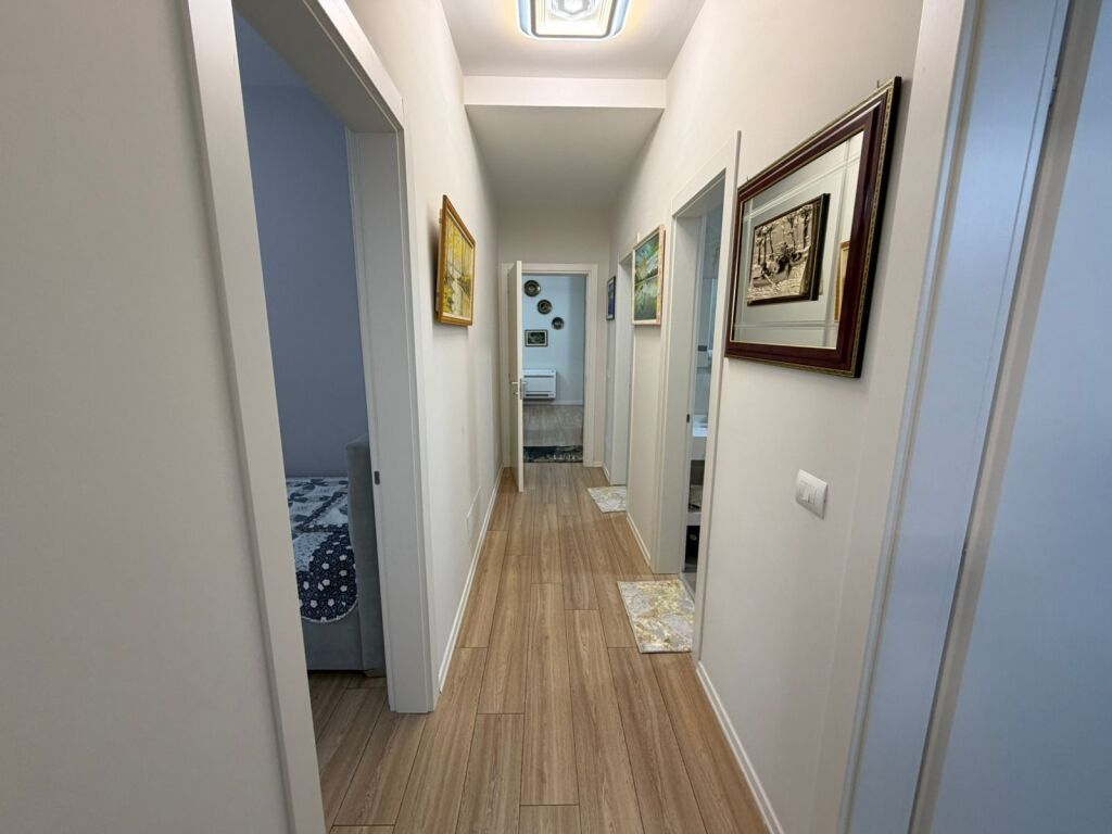 Apartament me qera