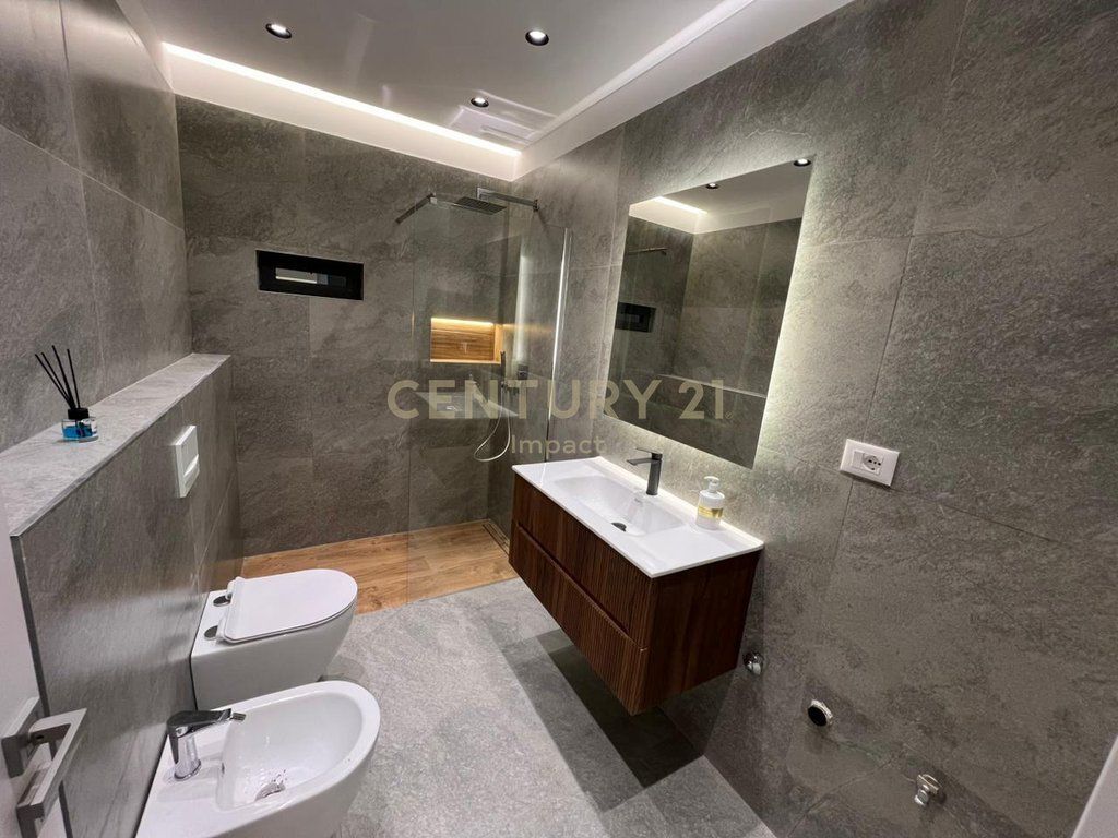 SHITET APARTAMENT 2+1+2 NE DON BOSKO