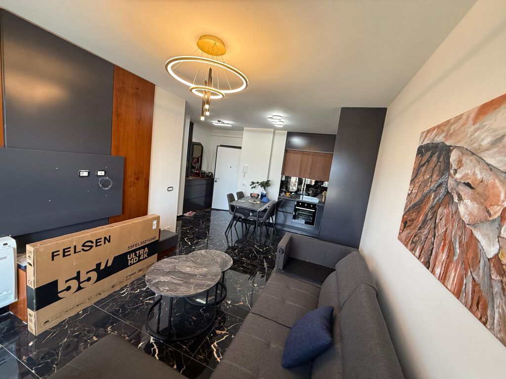 Jepet me qera Apartament 1+1 Caza Italia