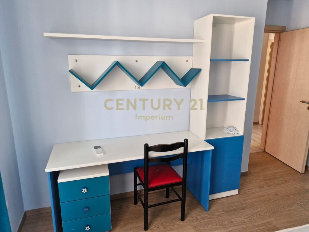 1300 euro m2 APARTAMENT 3+1  NË YZBERISHT 🏡