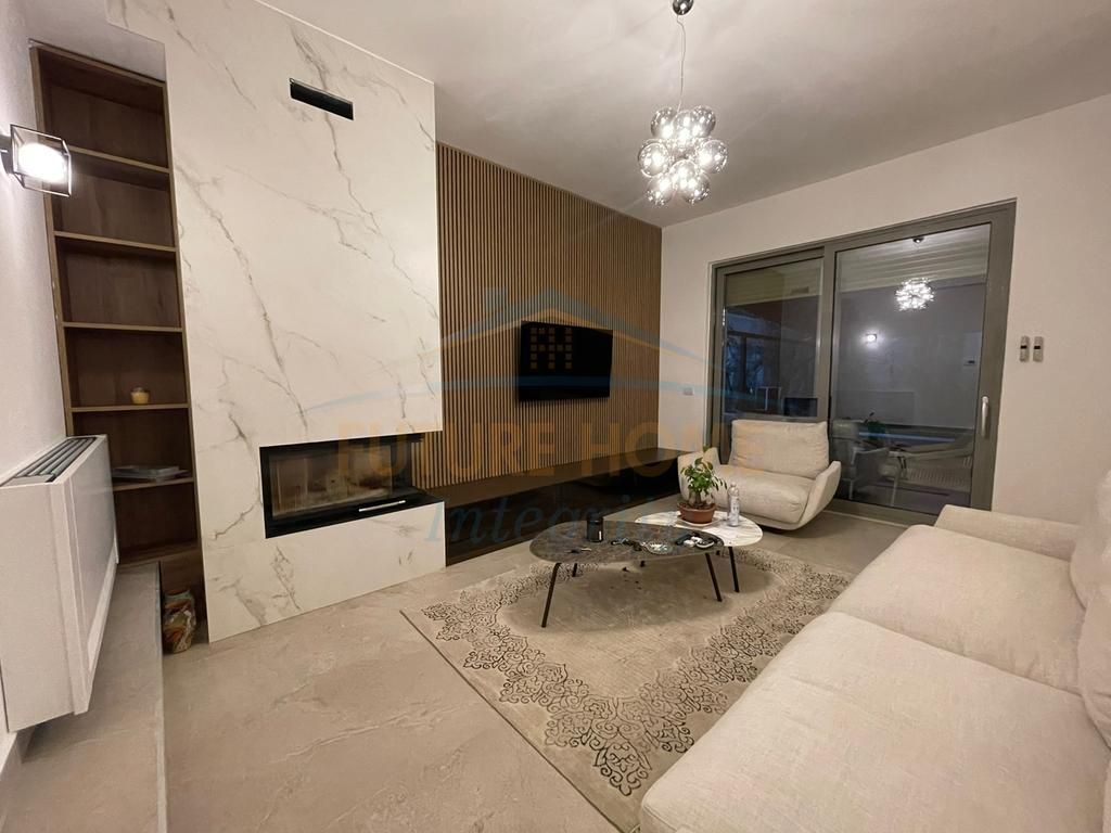 Shitet, Vilë 3 Katëshe, Rezidenca Porta e Gjelbër, Tiranë.