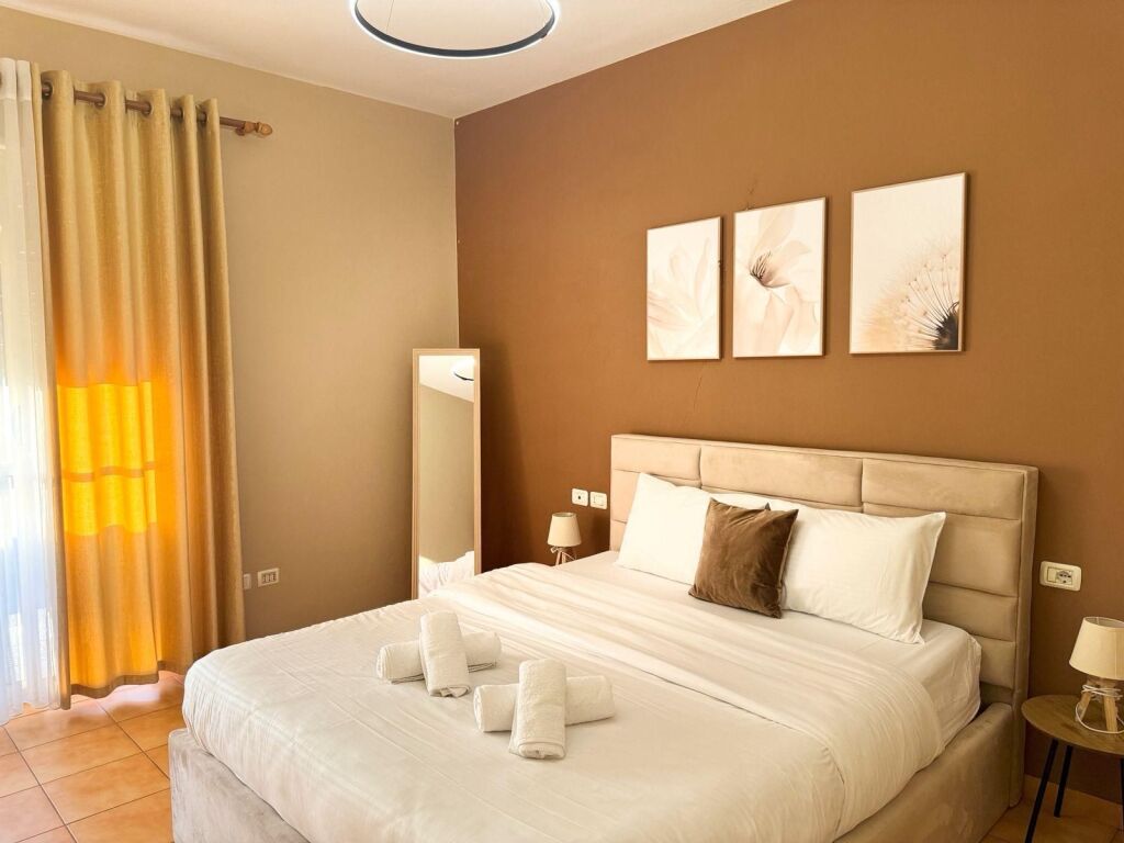 🏡Apartment 1+1 with parking for rent 📍 Location: Rruga e Barikadave💶 Price: 750€ / month