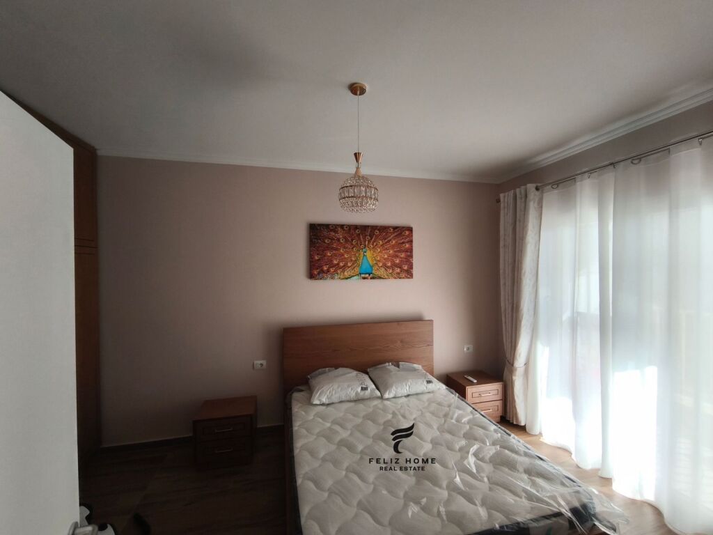 APARTAMENT ME QERA 1+1 ZOGU I ZI 80.000 LEKE