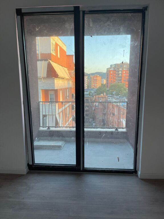 APARTAMENT ME QERA  2+1 MYSLYM SHYR 800 EURO