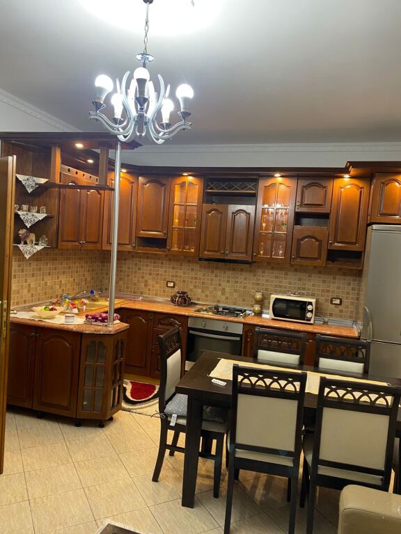 APARTAMENT 2+1. 60000 LEKE.LAPRAKE