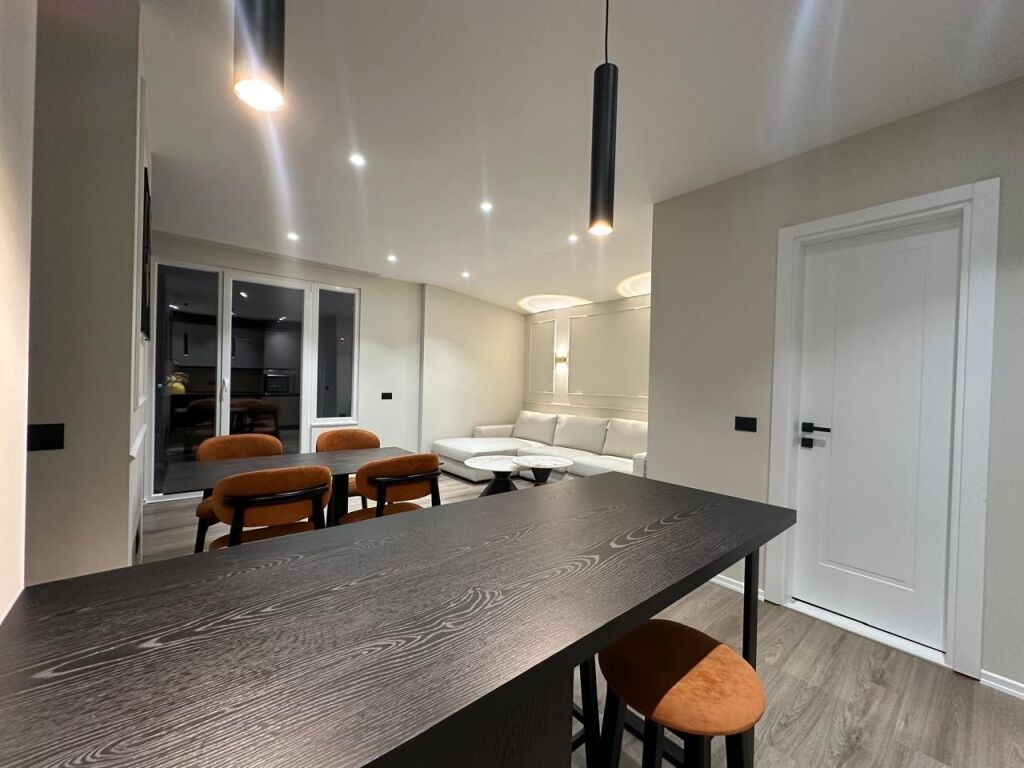 Apartament 1+1 per shitje ne Bllok, super i investuar