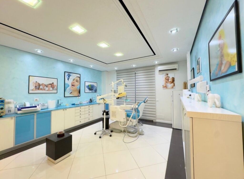 CLINICA DENTALE IN AFFITTO 60 M2 ALI DEMI 800 EURO