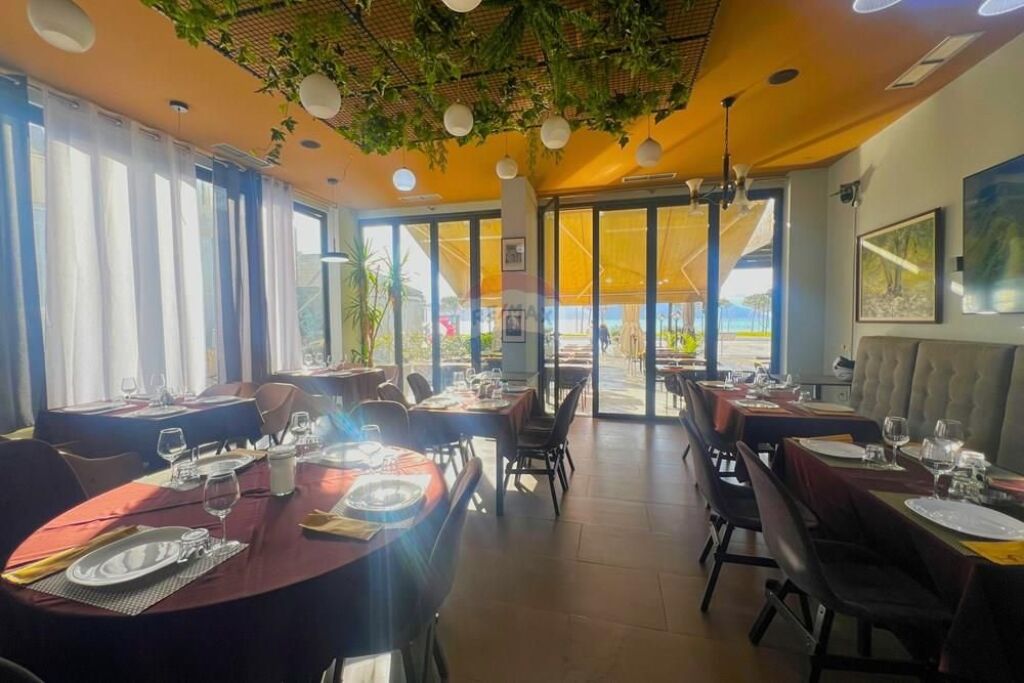 🍽️ Attività in Vendita – Ristorante in prima linea, Lungomare, Vlora
