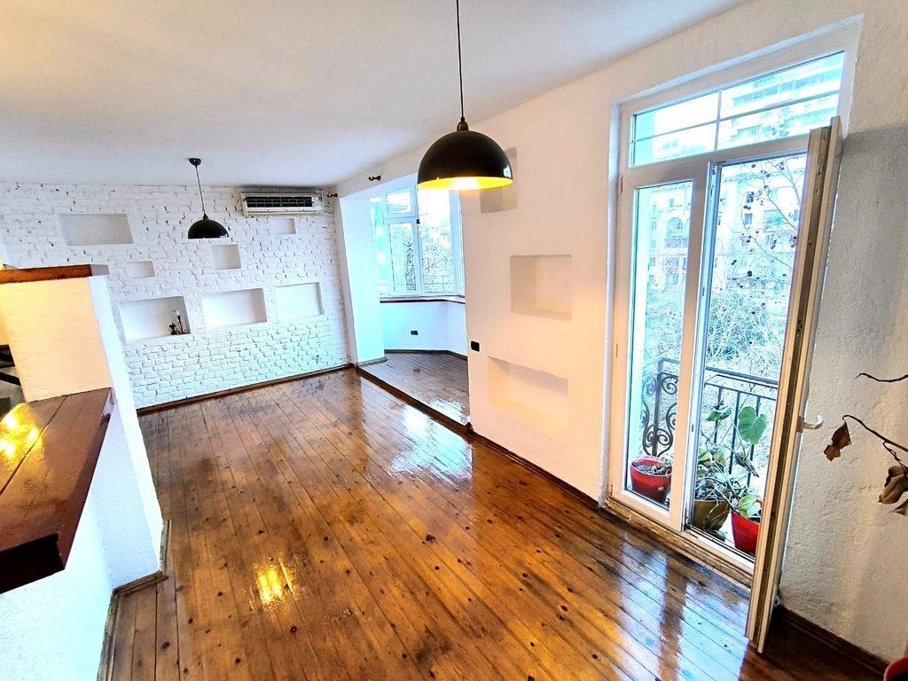 DUPLEX 2+1+2 PËR SHITJE NË ISH BLLOK – Pallatet Agimi, Tiranë