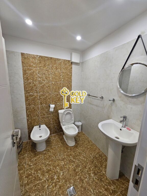 🏡 APARTAMENT LUKSOZ ME QERA 2+1 + 2 BANJO + 2 BALLKONE – Vollga, Durrës (Pamje Deti)