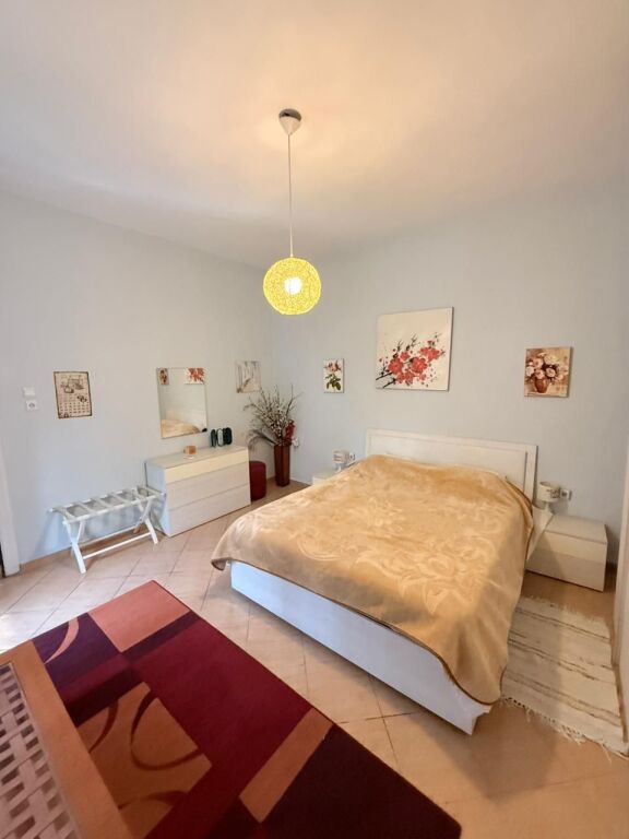 PRIVATE HOUSE FOR RENT AT THE NEW MARKET