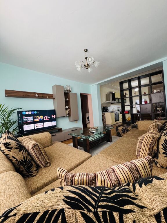 🏢Stadiumi Dinamo,prane Klinkes Luis jepet me qera apartament 1+1,i mobiluar  75,000Leke