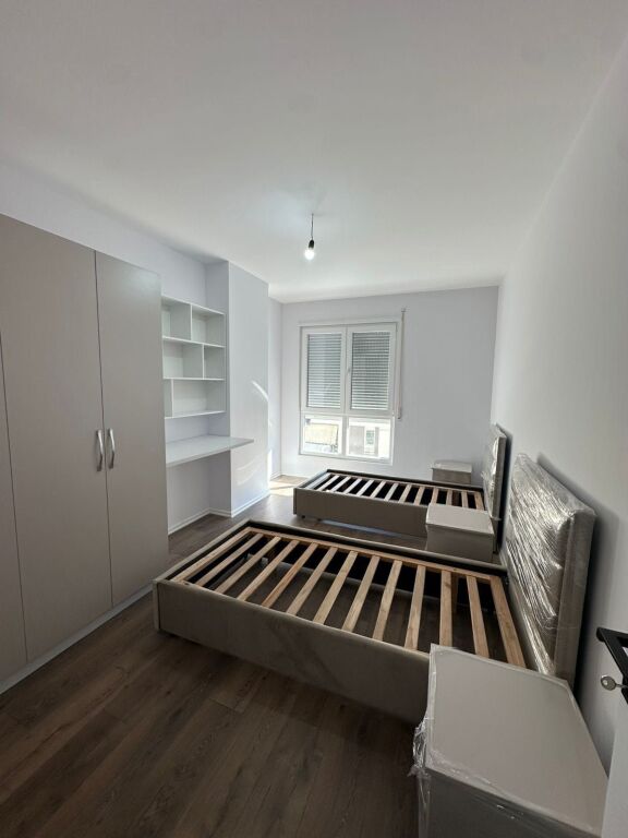 APARTAMENT ME QERA 2+1 5 MAJI 55.000 LEKE