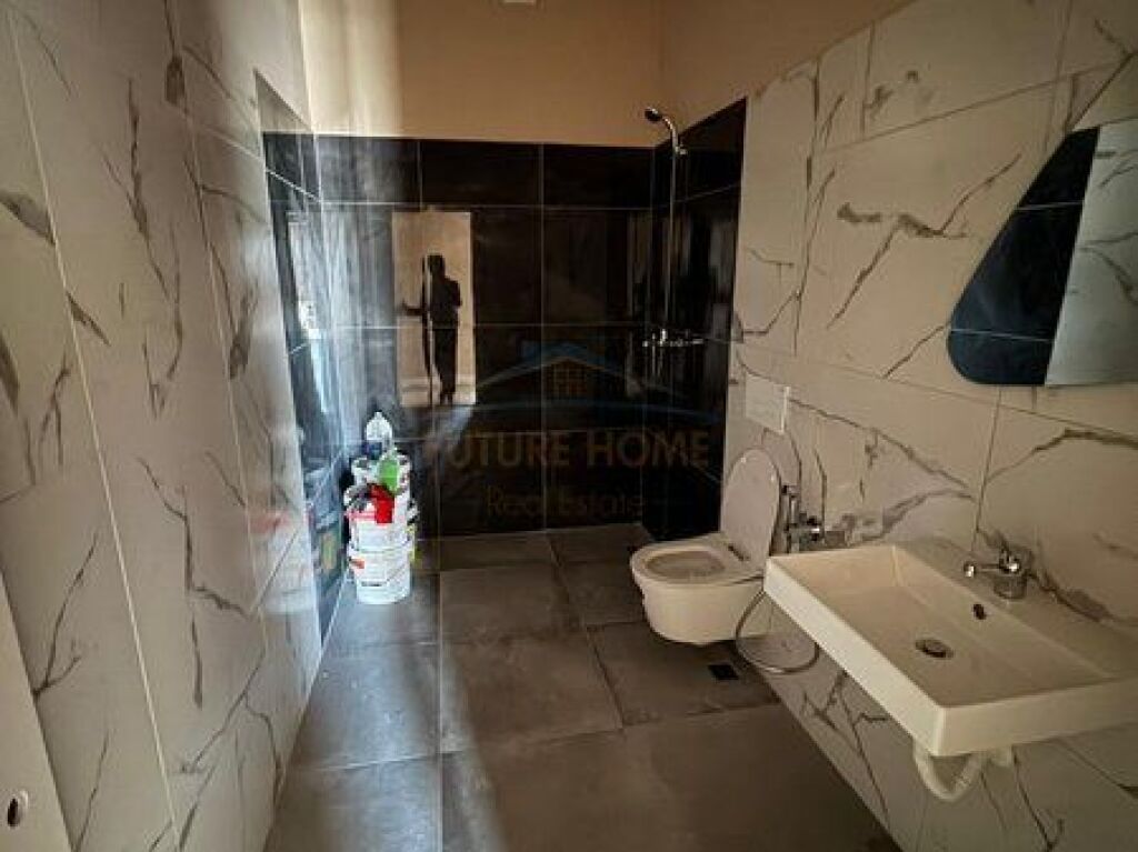 Shitet, Apartament 1+1, Sauk, Porta Tirana e Re, Tiranë.