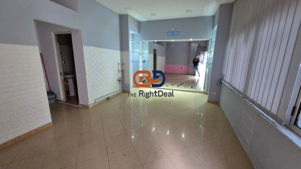 Near the "Andon Zako Cajupi" High School, Business Premises for Sale on the Ground Floor!!
