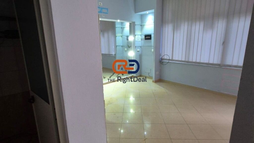 Near the "Andon Zako Cajupi" High School, Business Premises for Sale on the Ground Floor!!