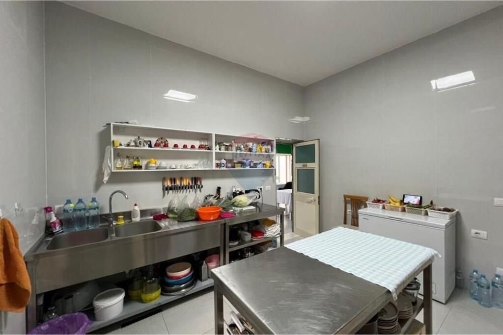 HOTEL ME 4 KATE PER SHITJE TEK ILIRIA!