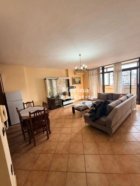 Affitto | Appartamento 2 + 1 | Via Kavaja | 700 €/mese