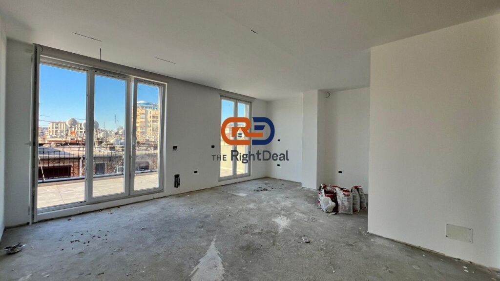 Vicino al Mercato Elettrico, Appartamento 2+1+2 con Veranda e Vista Fantastica in Vendita!!!