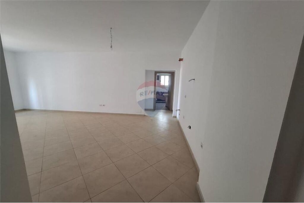 🏡 Apartament 1+1 për Shitje – Transballkanike, përballë Alpetit, Vlorë