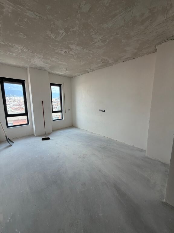 📍 5 Maji Shitet Apartament 2+1+2 / 93 M2